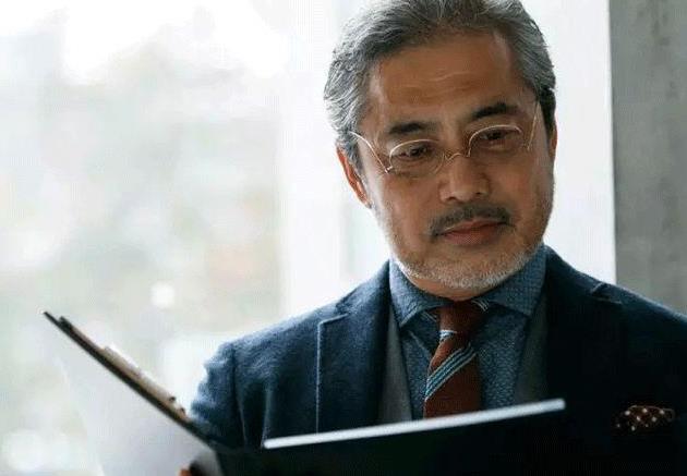 500度近視又老花，戴上美麗島多焦鏡煩惱全解決，46歲的周先生樂(lè )壞了