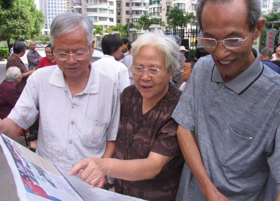 父母們買(mǎi)“地攤兒老花鏡”，能戴嗎！